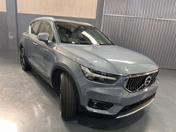 VOLVO XC40 1.5 T5 RECHARGE MOMENTUM GEARTRONIC